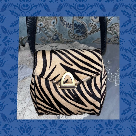 SGR and Company Handbags - SGR and COMPANY Quality Zebra Print Fur Shoulder Bag